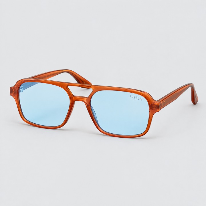 Imagen generada: las mismas gafas en una foto de producto limpia, en ángulo